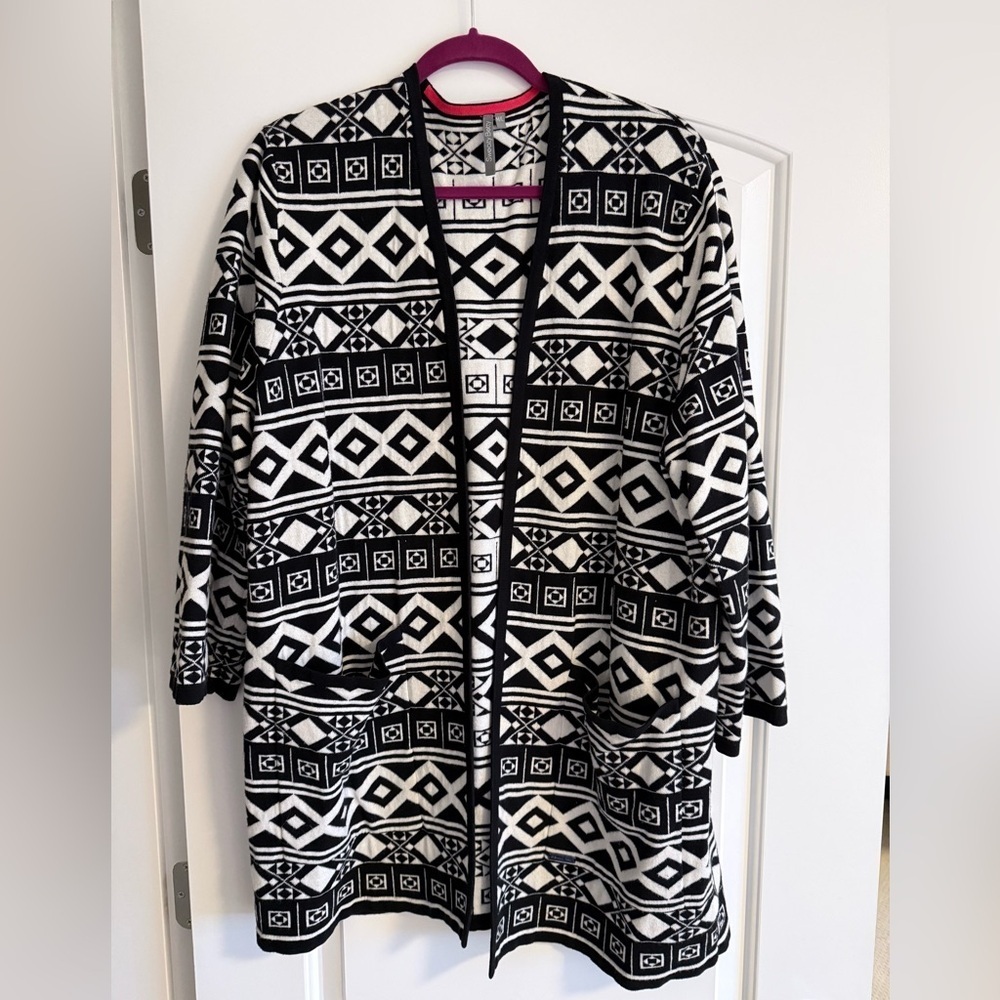 Sweaty Betty Black and White Patterned Cardigan